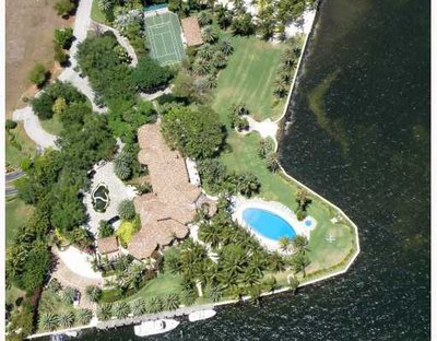 11 Casaurina Concourse, Coral Gables Florida - Coral Gables real estate - Alan Potamkin house - arial view in this photo