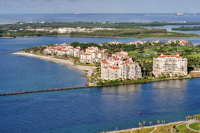 Fisher_Island_Miami_Beach_areal_view